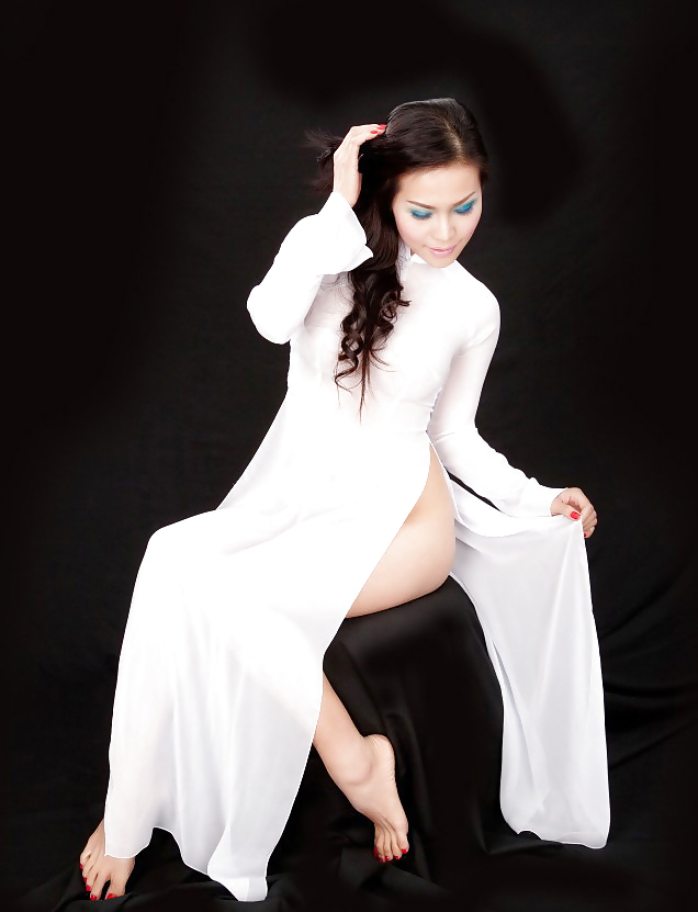 セクシーなアオザイ
 #14663515