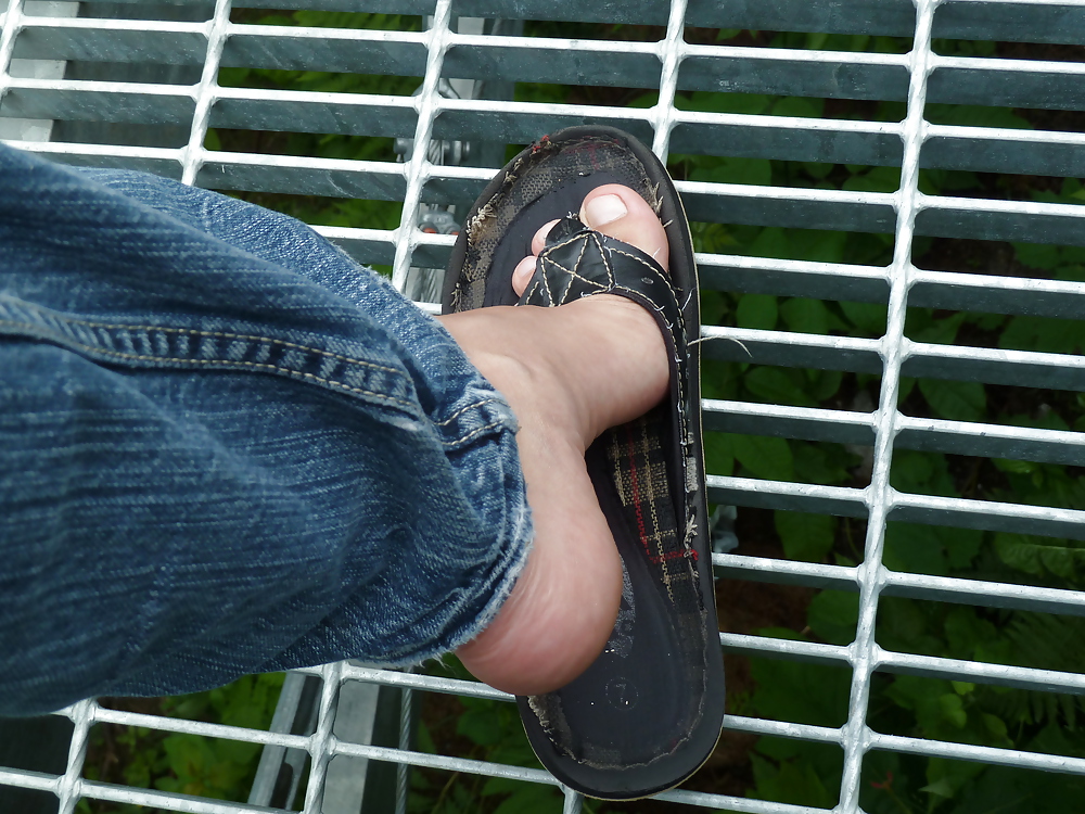 Interesting feet and toes #9702779