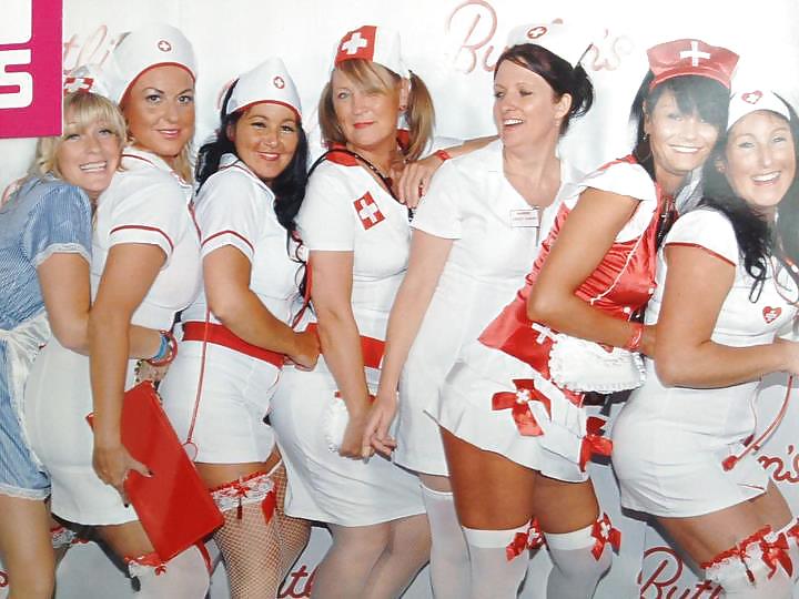 イギリスの看護婦さんたちのドレスアップ
 #14122171