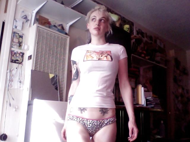 Punk Emo Hotty Mandy Morbid is so hot it makes my dick hurt #2006796