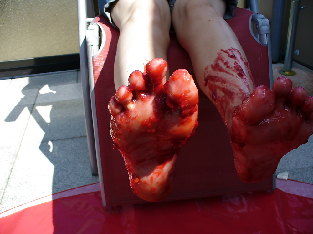 Barefeet and jam #18662802