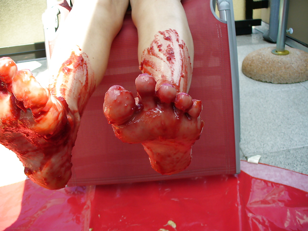 Barefeet and jam #18662814