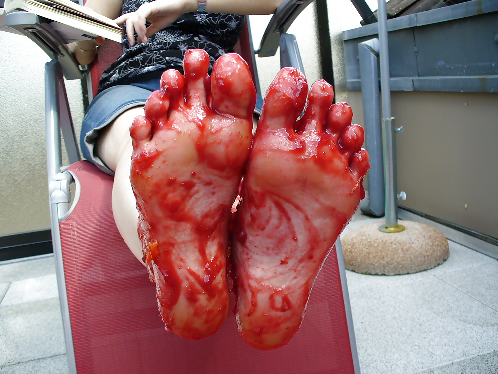 Barefeet and jam #18662853