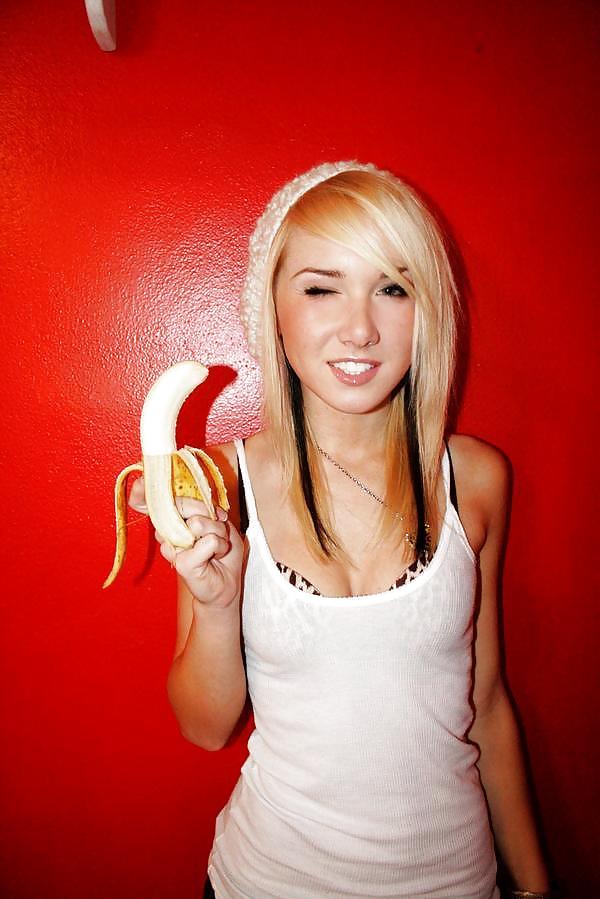 Si ella está aquí, es falsa 61
 #1507681