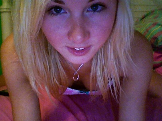 Si ella está aquí, es falsa 61
 #1507687