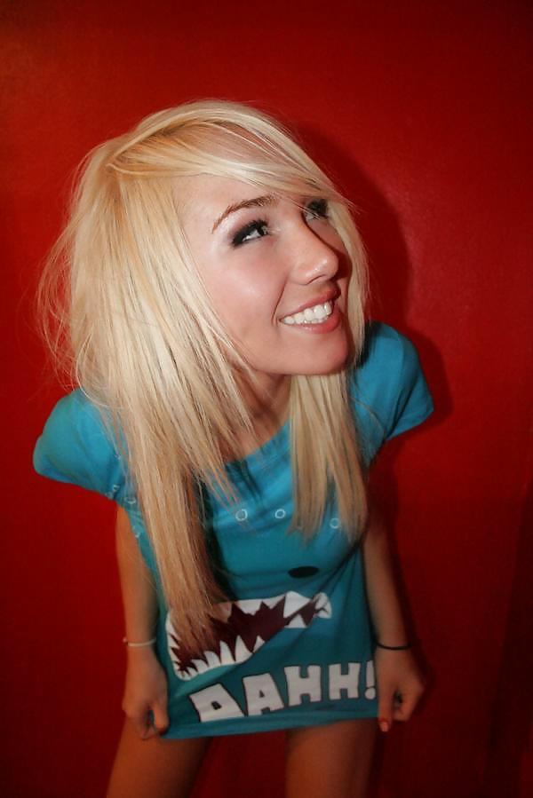 Si ella está aquí, es falsa 61
 #1507741