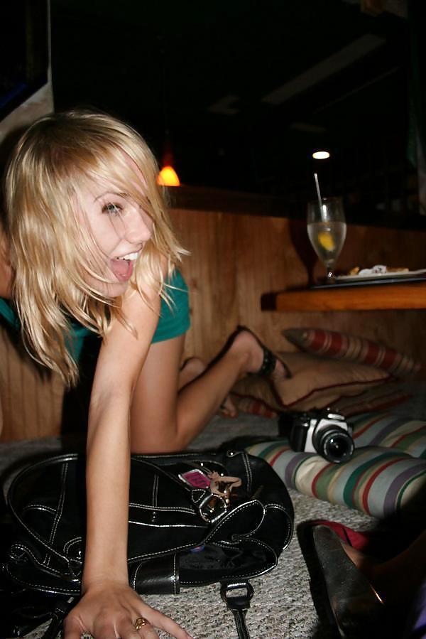 Si ella está aquí, es falsa 61
 #1507751