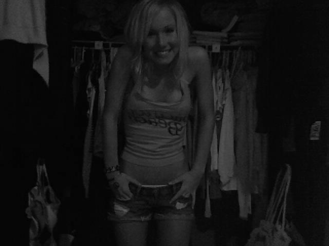 Si ella está aquí, es falsa 61
 #1507799