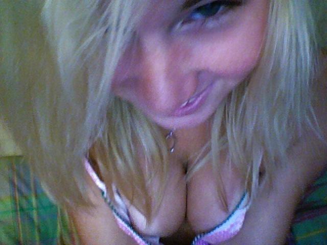 Si ella está aquí, es falsa 61
 #1507829