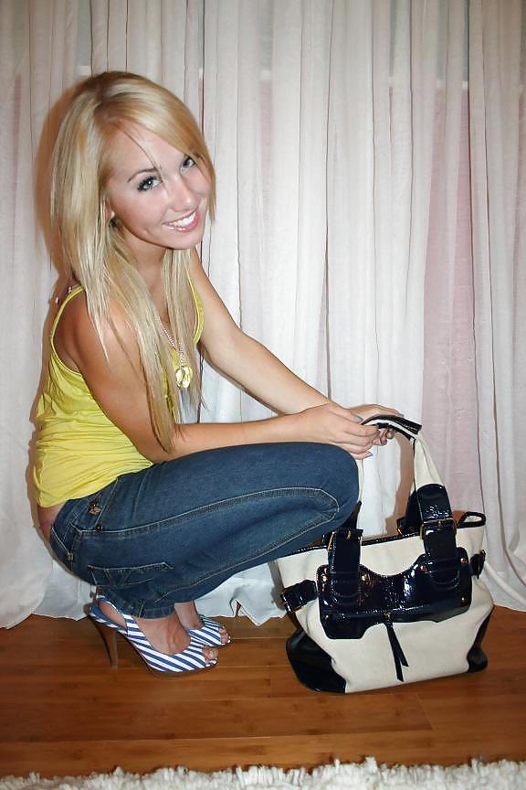 Si ella está aquí, es falsa 61
 #1508083