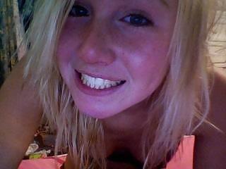 Si ella está aquí, es falsa 61
 #1508152