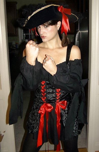 Ex fidanzata in costume da pirata
 #4906729