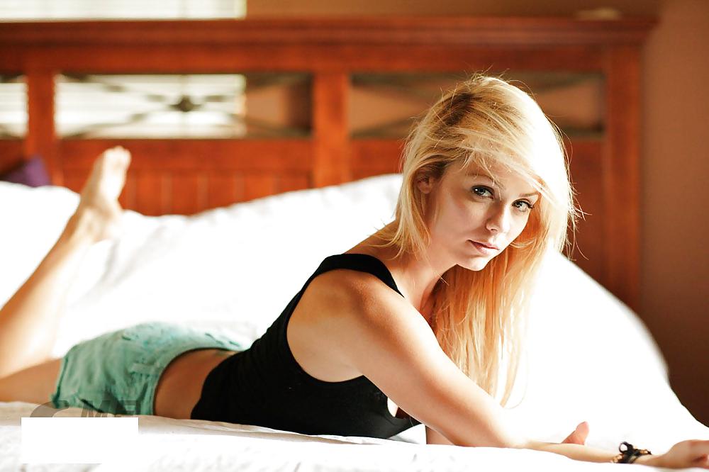 Laura Vandervoort mega colllection #2561020