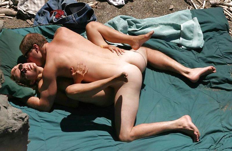 Amo il sesso sulla spiaggia
 #1677343