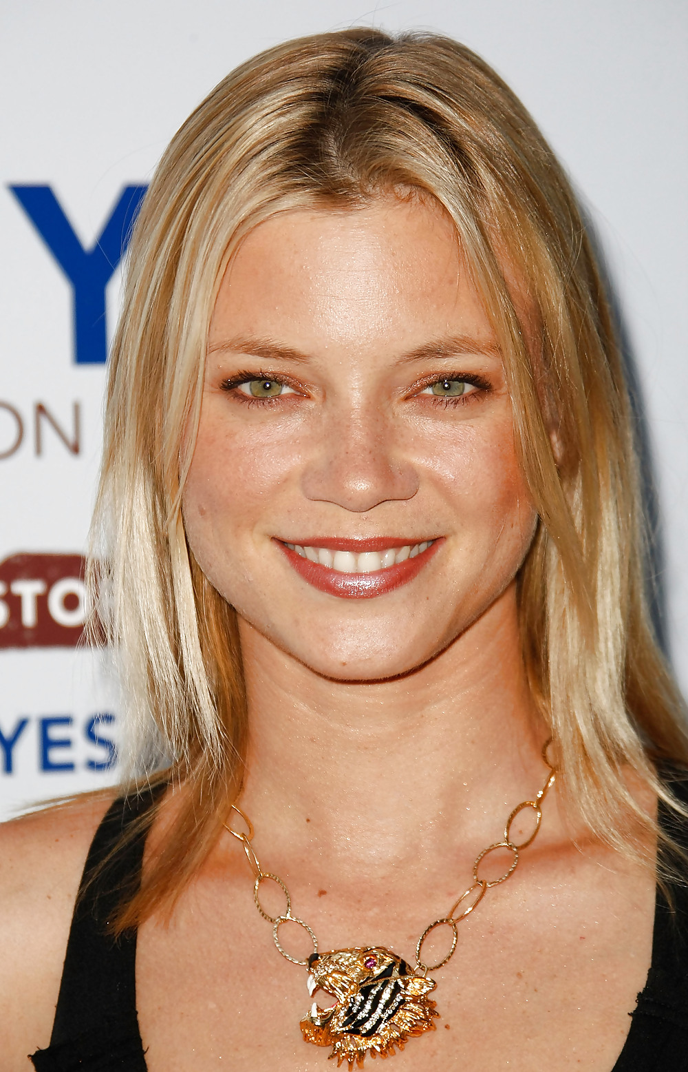 Amy Smart Glamour, Nudes, Caps #3892773