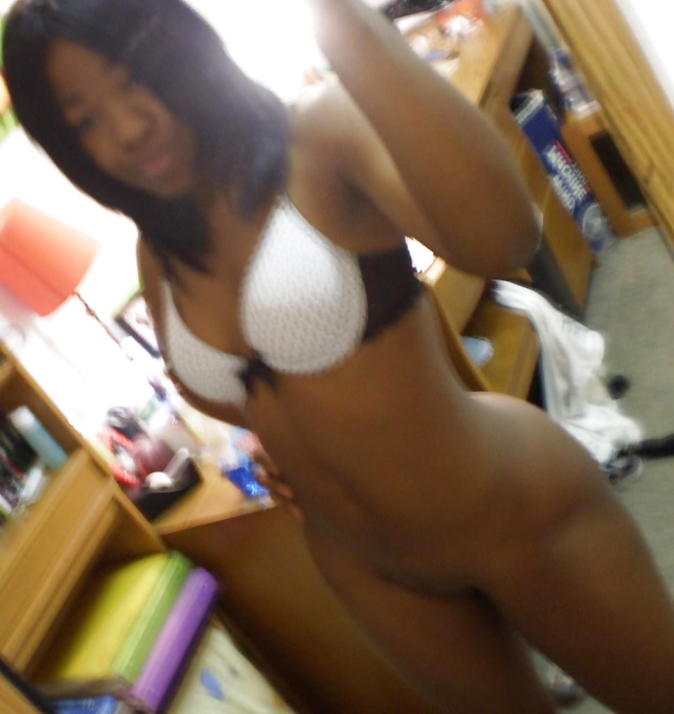 BLACK AMATEUR GIRLS - SELF PICS XII #8216945