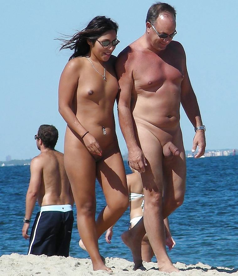 Couple, Aimait La Plage 3. #21047028