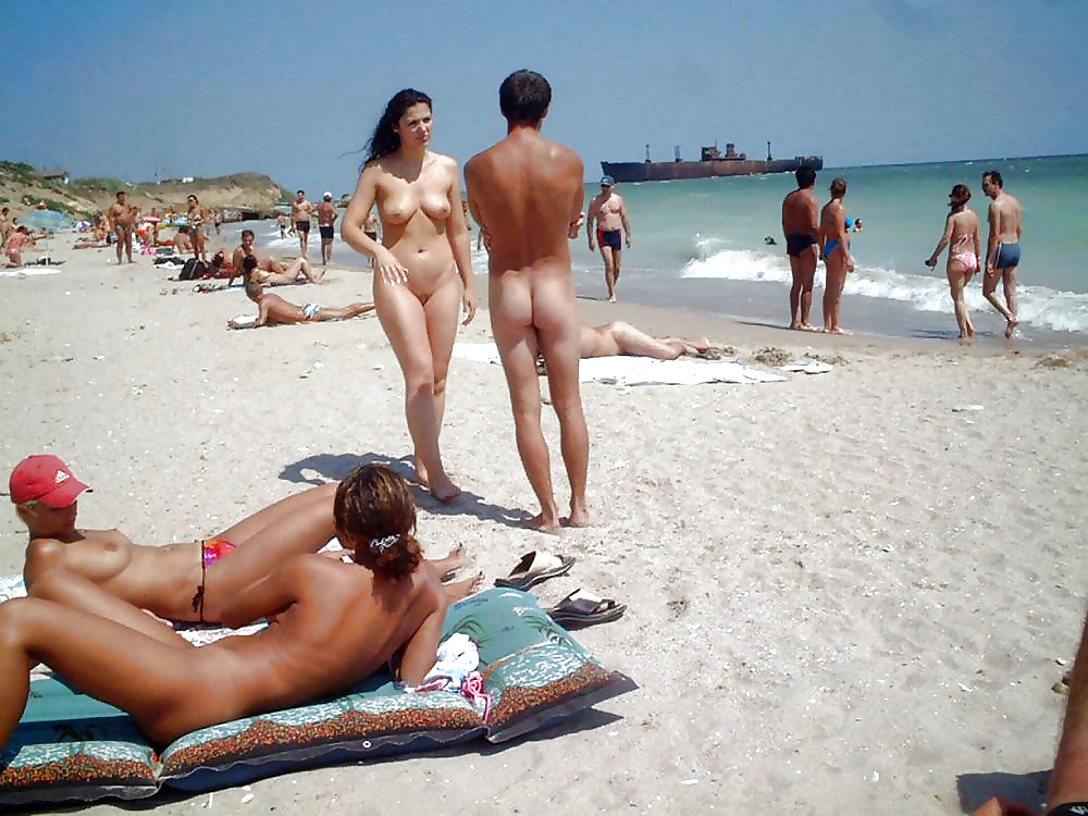 Un po 'caldo babe maturo nudo sulla spiaggia
 #19871928
