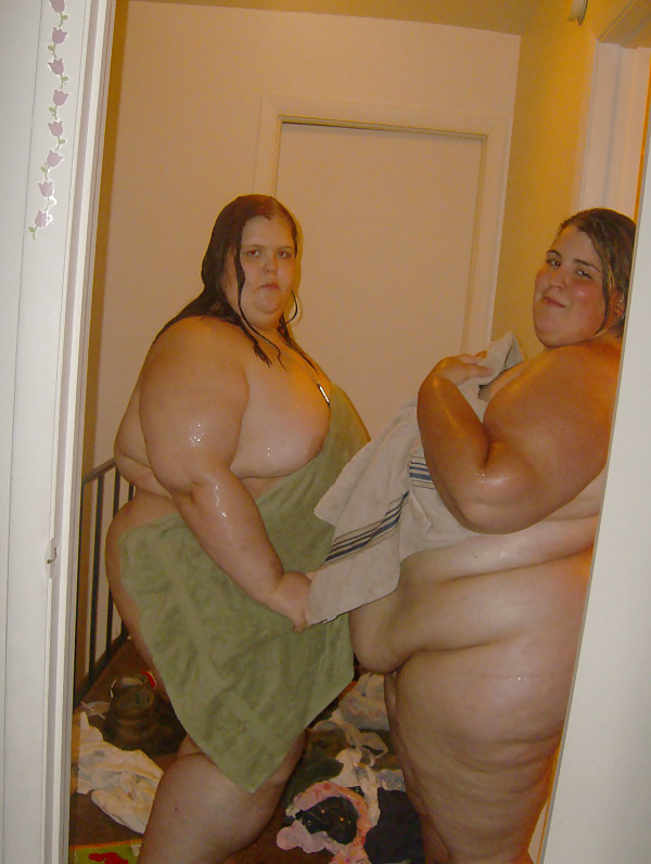 SSBBW girls showering together (REAL girlS) #4633093