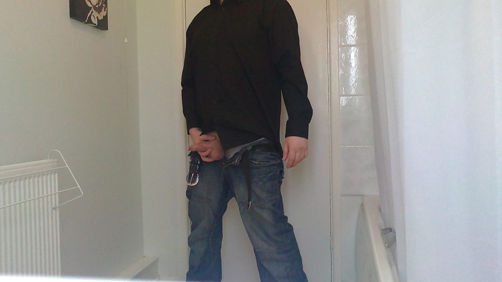Stripping off naked for you all to enjoy. #4466043