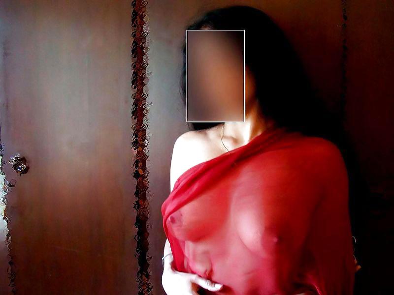In Transparent Saree and Blouse Showing My Boobs Pic #21248835