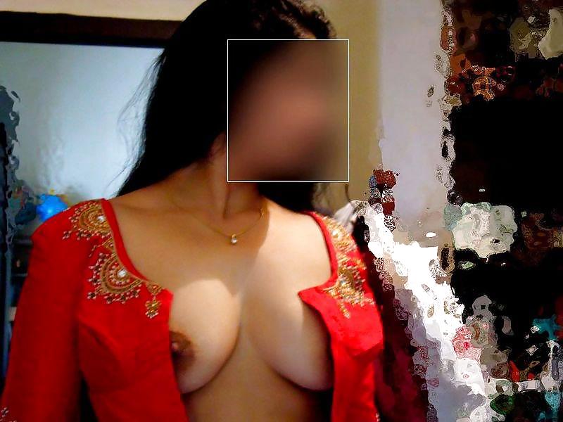 In Transparent Saree and Blouse Showing My Boobs Pic #21248840
