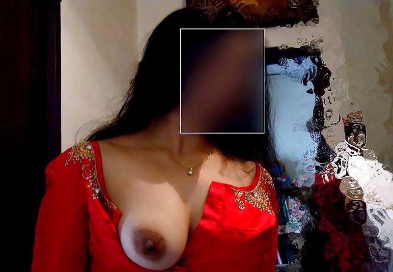 In Transparent Saree and Blouse Showing My Boobs Pic #21248845