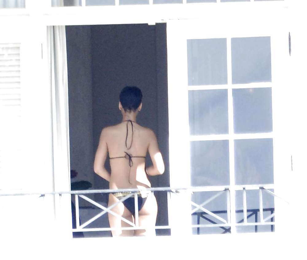 Rihanna Caught Naked Outside Her Balcony In Barbados  #13110686