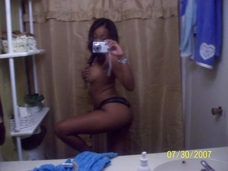 BLACK AMATEUR GIRLS - SELF PICS IV #6191763