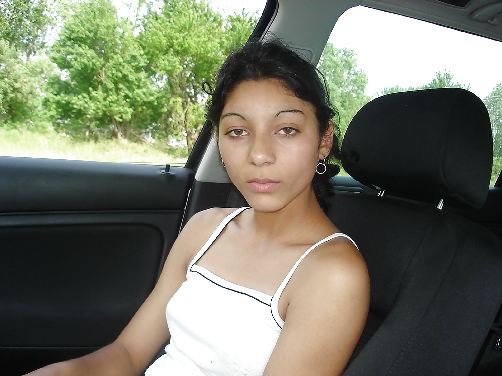 Im auto wird sie durchgefickt
 #5232004