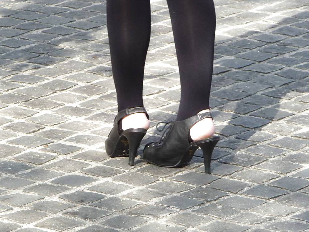 Japanese Candids - Feet on the Street 13 #7957168