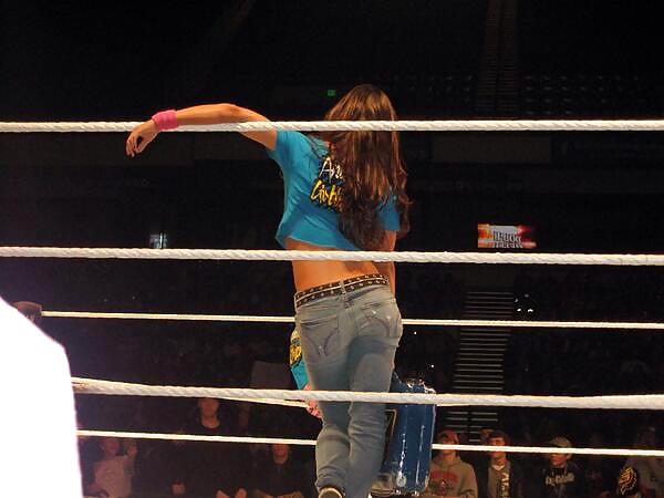 Aj lee
 #20905265