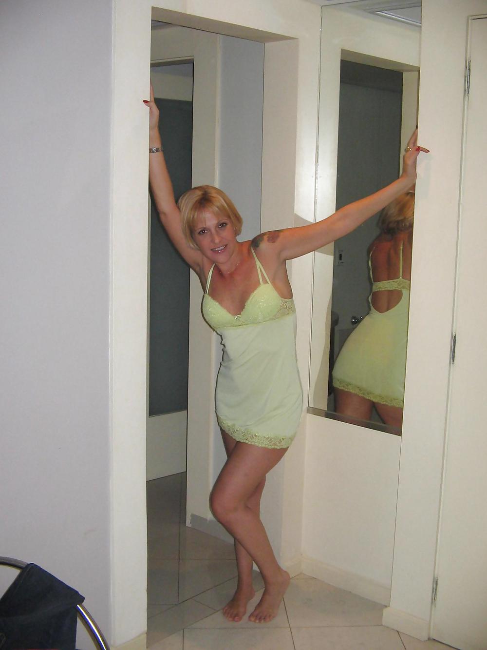 Blonde Milf Posiert 1 #10871016