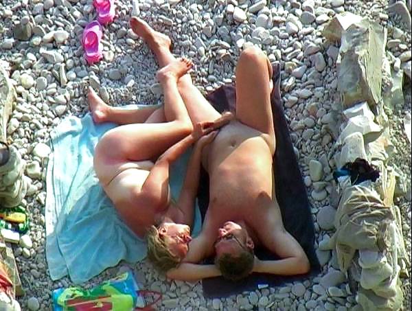 Sesso sulla spiaggia
 #6690284