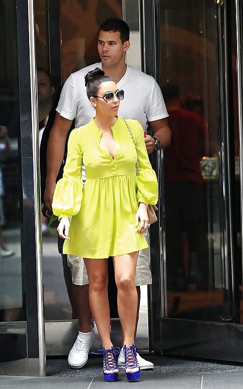 Kim Kardashian out in New York shopping candids #4301949