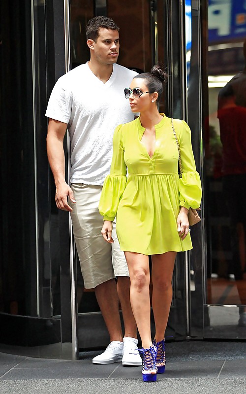 Kim Kardashian out in New York shopping candids #4301958