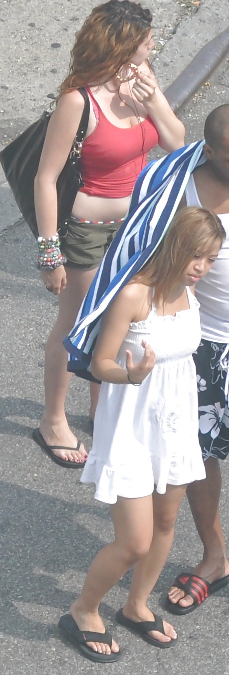 Harlem Girls in the Heat 117 New York Lifting Skirts #4594450