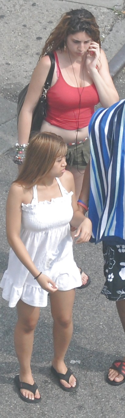 Harlem Girls in the Heat 117 New York Lifting Skirts #4594526