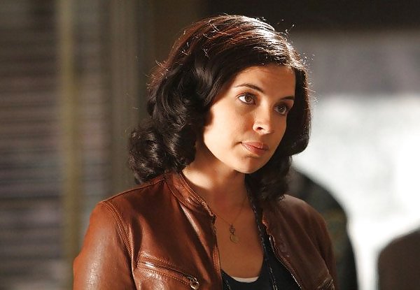 Zuleikha robinson - ilana on lost
 #280861