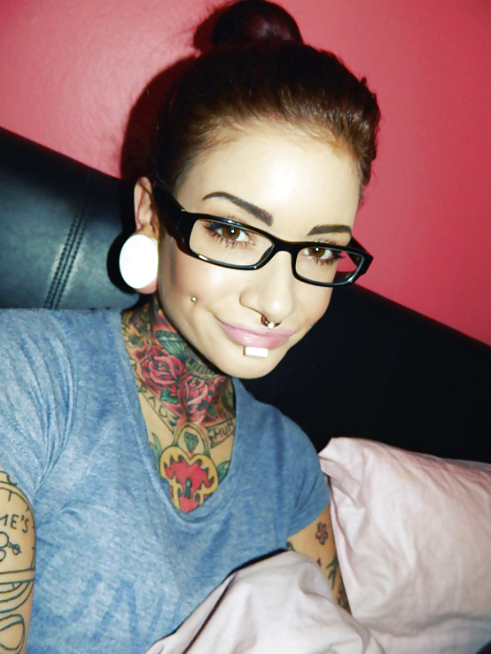 Piercings, Mods, Tats Und Sexyness #15464267