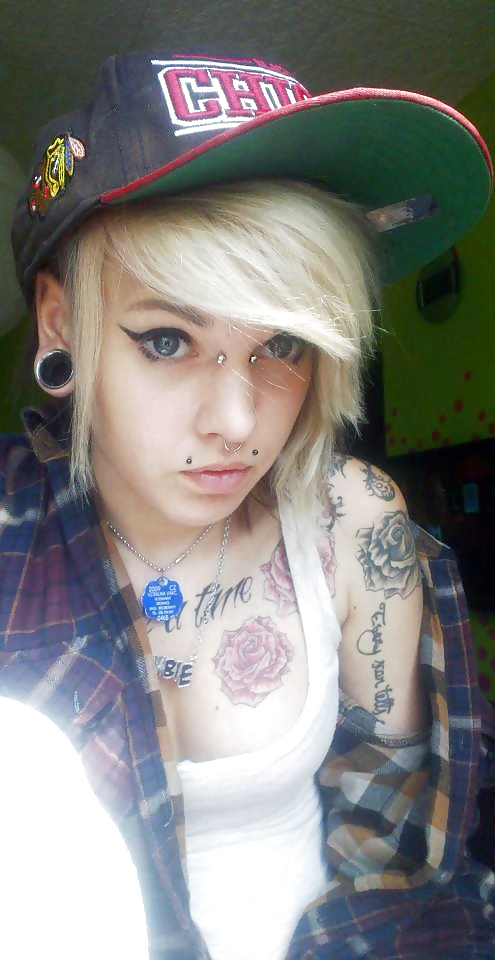 Piercings,mods,tats and sexyness #15464297