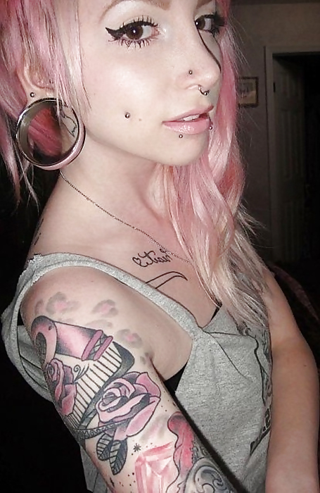 Piercings,mods,tats and sexyness #15464347