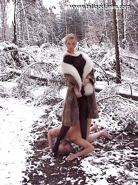 Women in fur #1190649