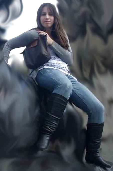 HORNY  GREEK  WOMEN  IN  BOOTS #15529911