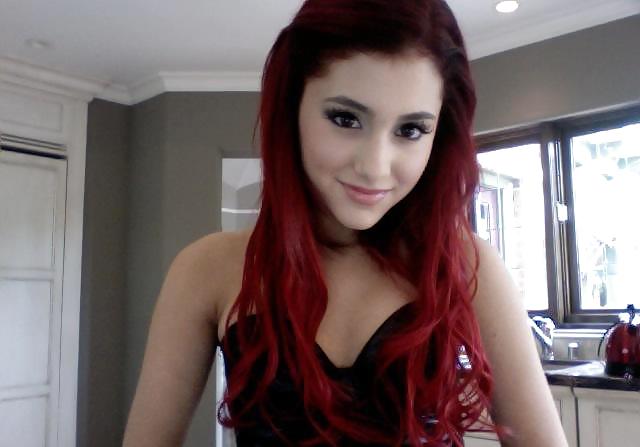 Ariana grande
 #4092768