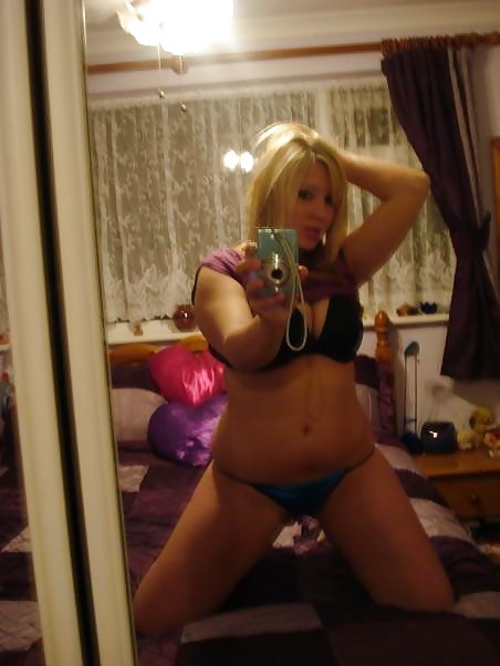 Bootylicious Blonde & Busty FaceBook Slut