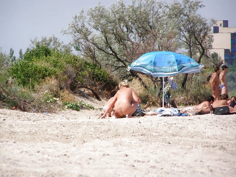 Sono un nudista sulla spiaggia
 #2430604