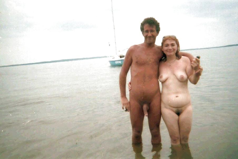 Sono un nudista sulla spiaggia
 #2430690