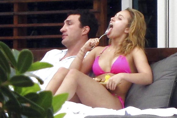 Hayden Panettiere camel toe and sexy pics #3566228