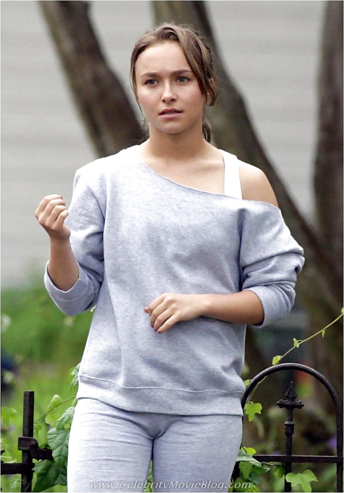 Hayden Panettiere camel toe and sexy pics #3566293